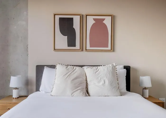 River North 1br Nr Riverwalk W Yoga Chi-1040