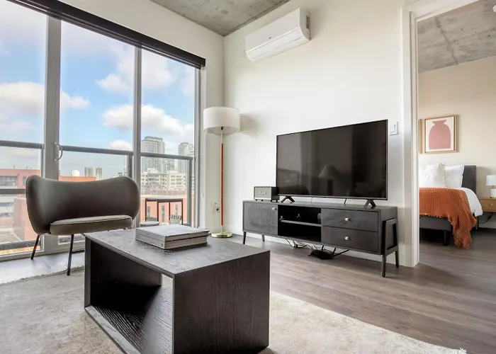River North 1br Nr Riverwalk W Yoga Chi-1040